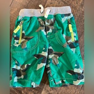 Mini Boden Boys 4 Years Cargo Shorts. New! Only washed once.